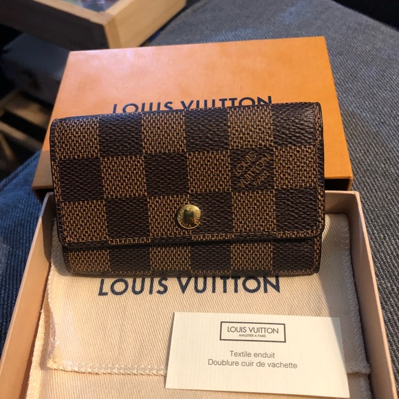 Louis Vuitton Accessories - 🔥SOLD🔥6keyholder